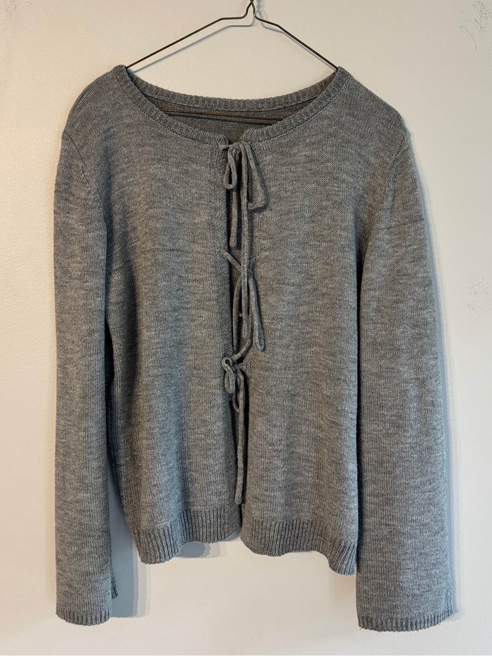 Women’s Gray Tie-Front Knit Sweater
